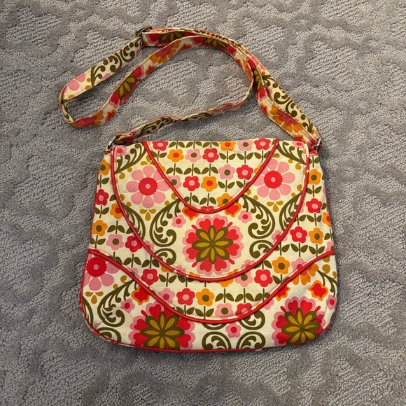 Vera Bradley Handbags - Vera Bradley Folkloric Crossbody Bag Retired Retro Floral Paisley Cottage Whimsi